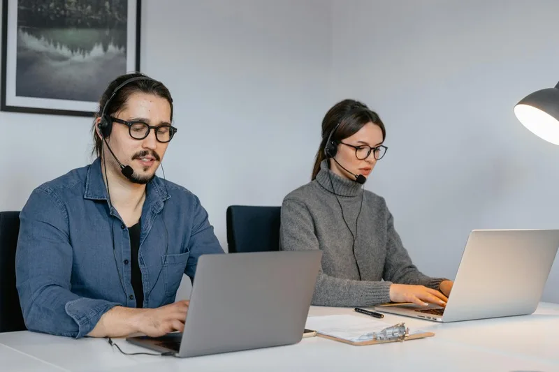 Fast, secure and compatible Hotline Picture